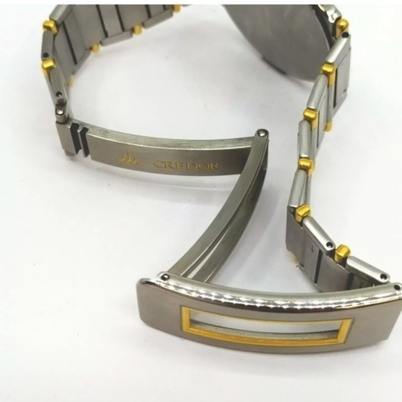 Seiko Credor 22k Bezel Watch - Picture 8 of 11